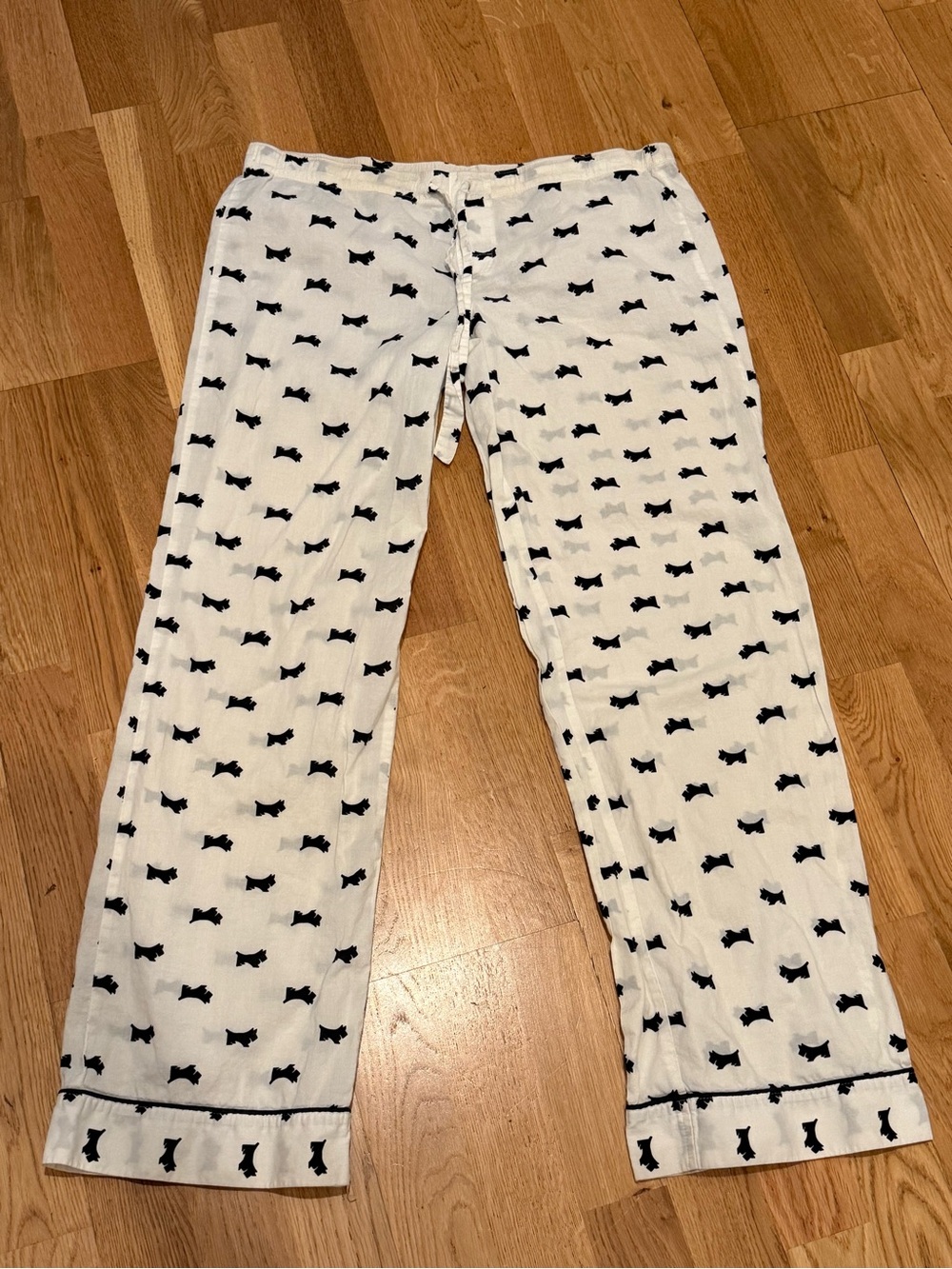 Victoria's Secret White Pajama Joggers with Black Dog Print